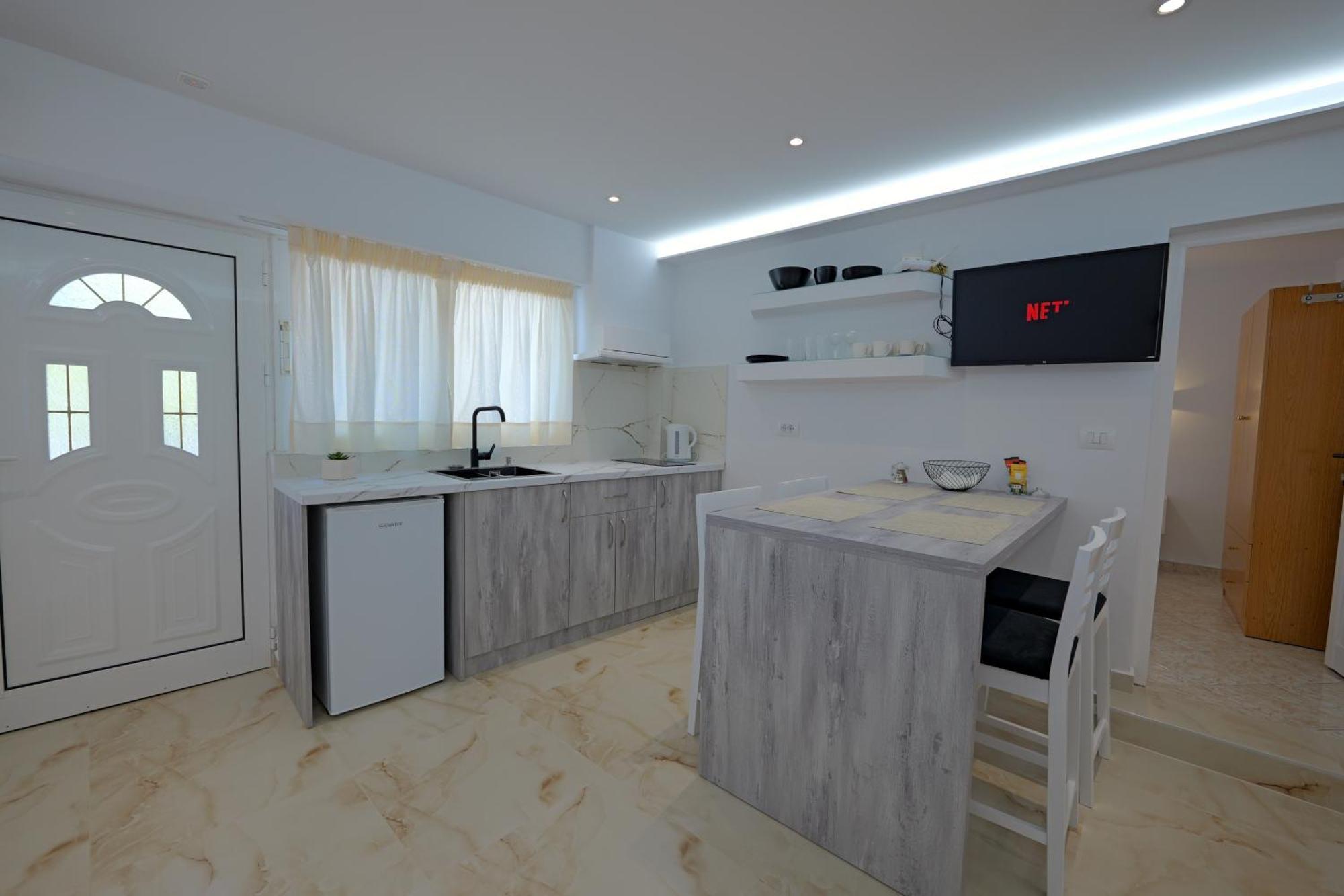 Livia'S Guesthouse Ksamil Dış mekan fotoğraf