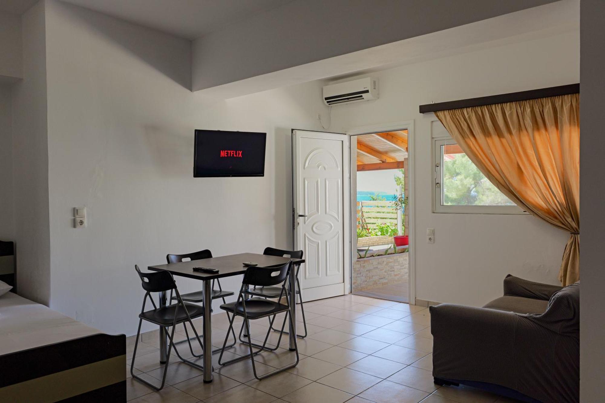 Livia'S Guesthouse Ksamil Dış mekan fotoğraf