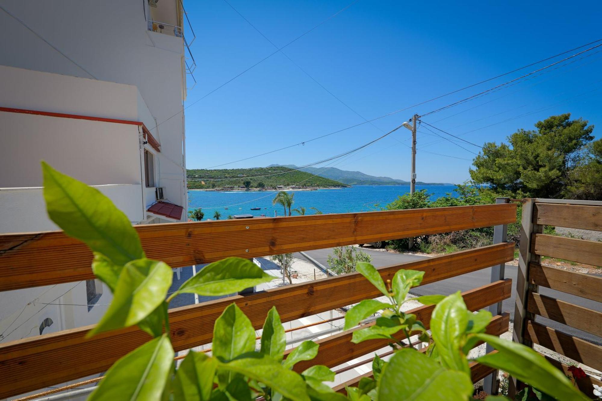 Livia'S Guesthouse Ksamil Dış mekan fotoğraf