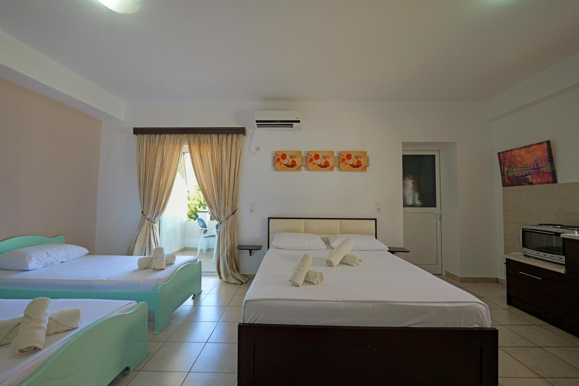 Livia'S Guesthouse Ksamil Dış mekan fotoğraf