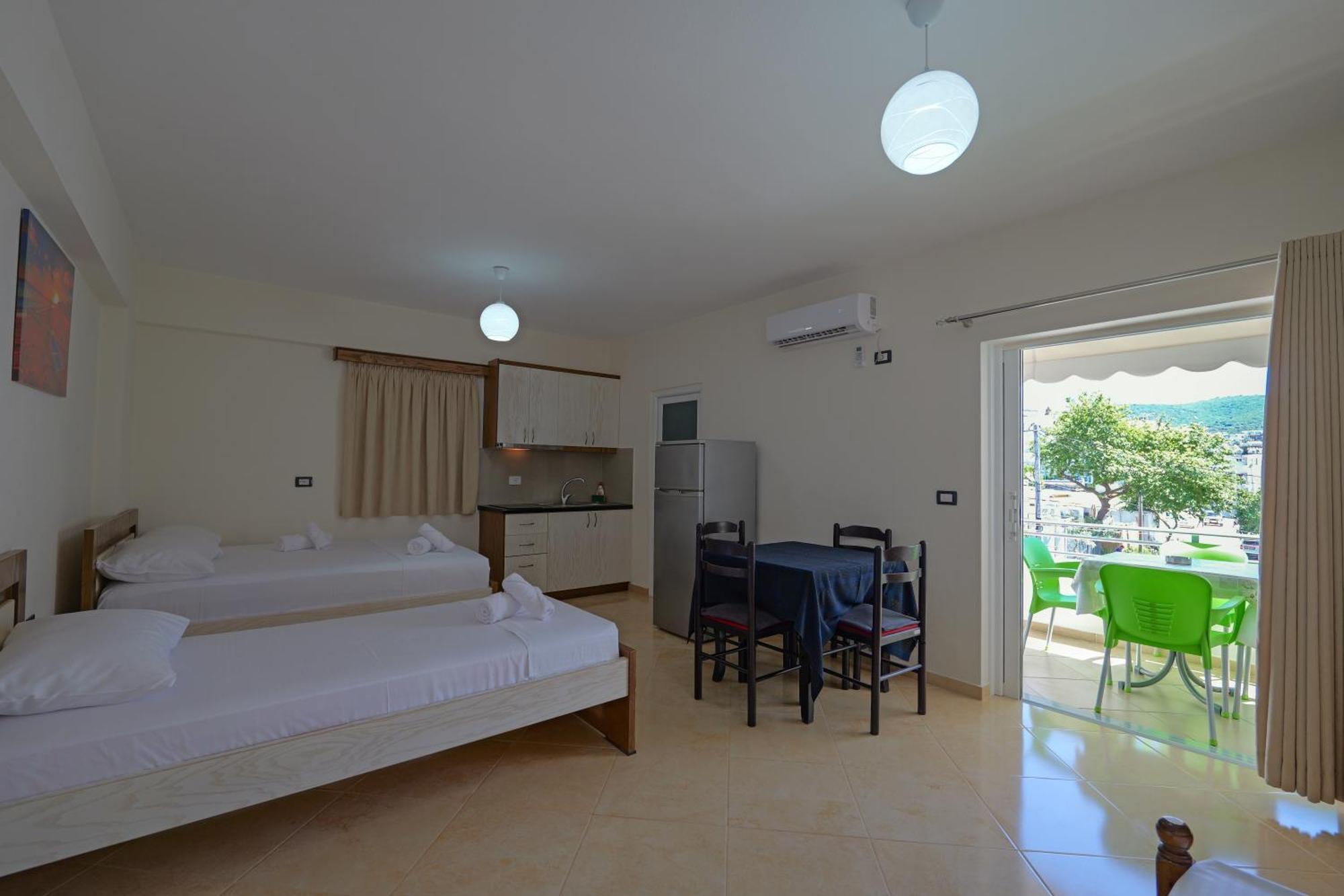 Livia'S Guesthouse Ksamil Dış mekan fotoğraf